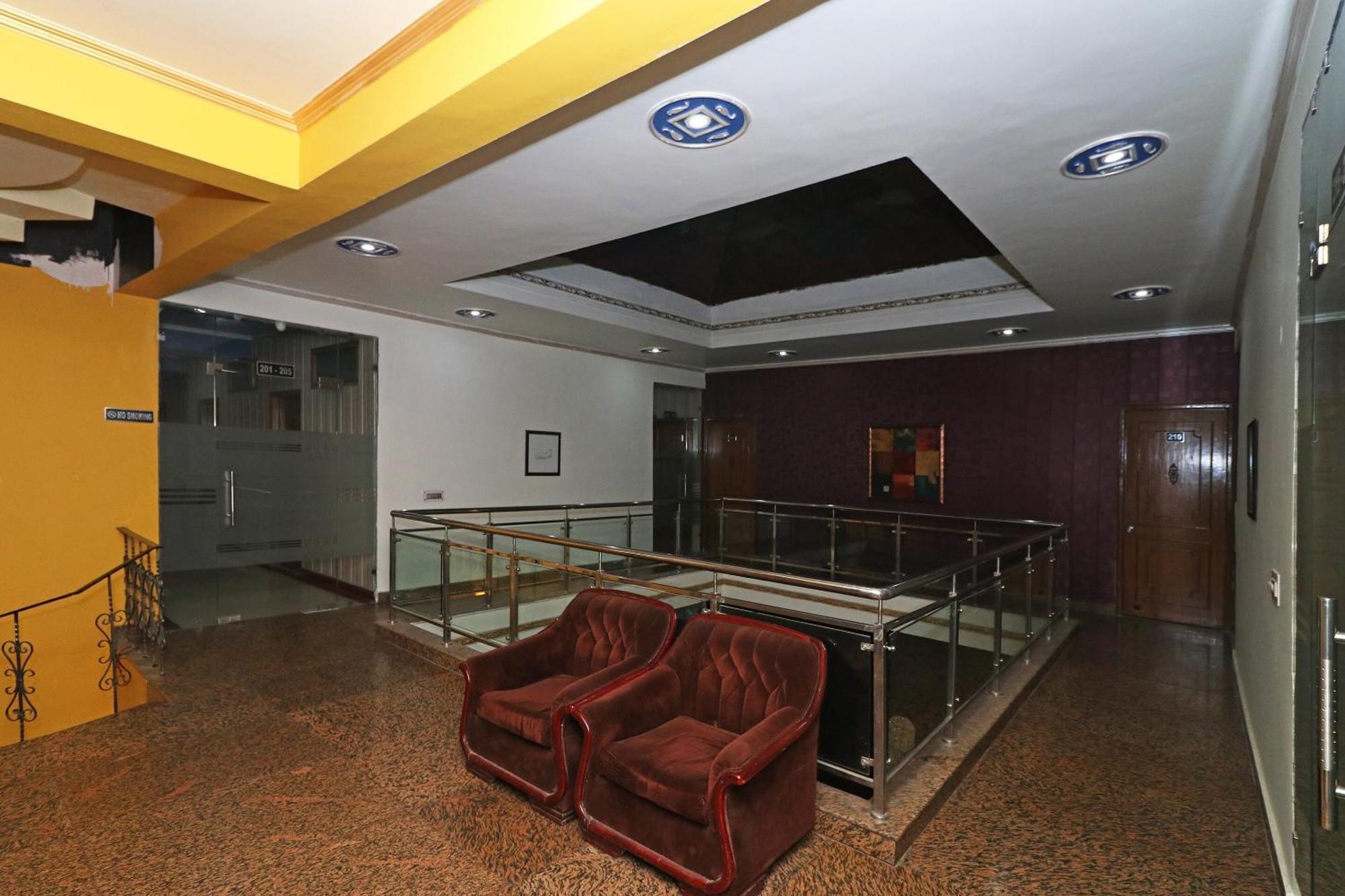 Townhouse Satguru Enclave Road Gurgaon 호텔 Jāmb 외부 사진